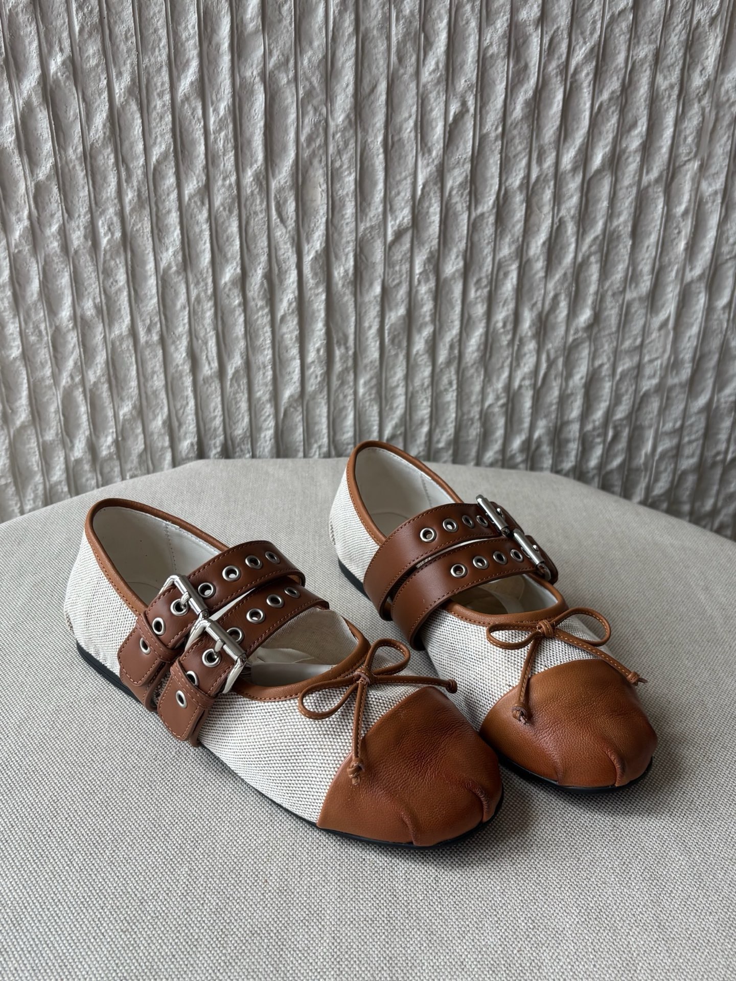미우 미우 Miu Miu 5F608E Canvas and leather ballerinas 플랫 Beige and Tobacco