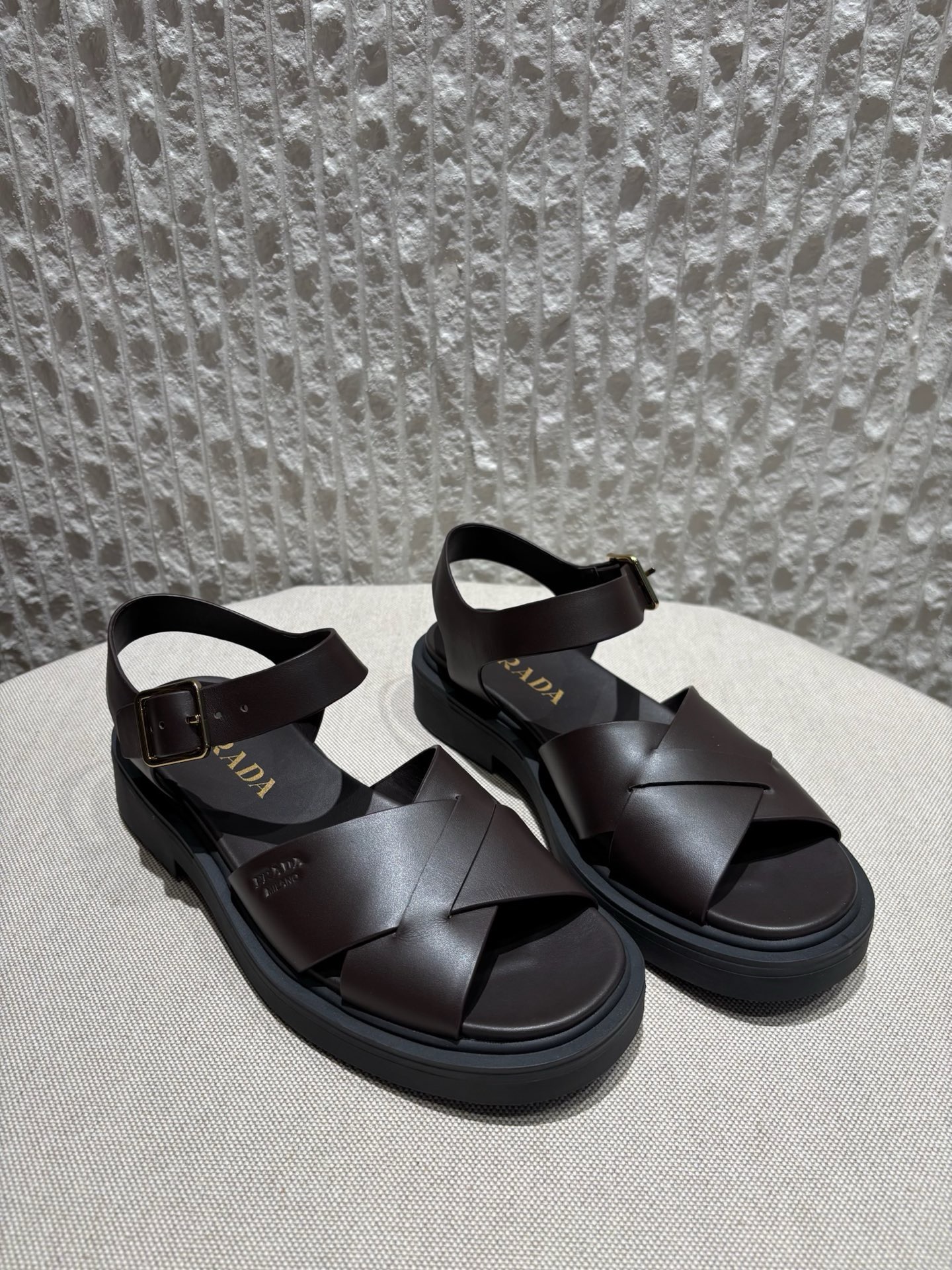 프라다 Prada 샌들 Brown