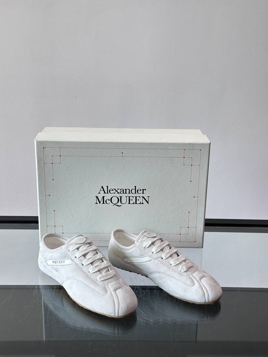 Alexander McQueen 스니커즈