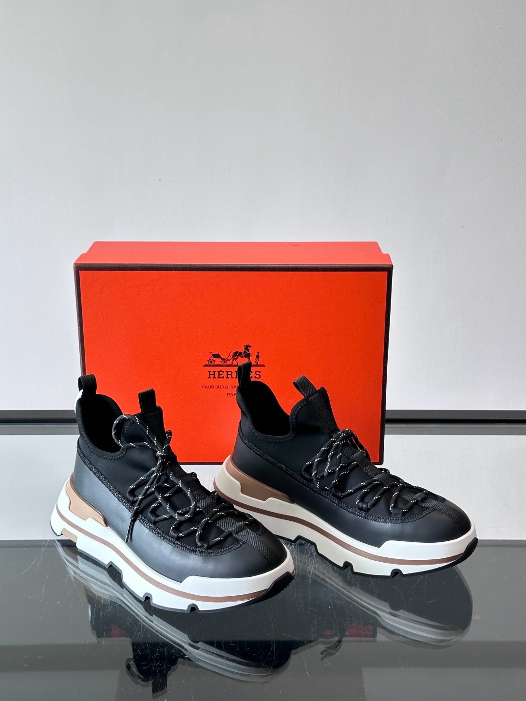 에르메스 Hermes 스니커즈