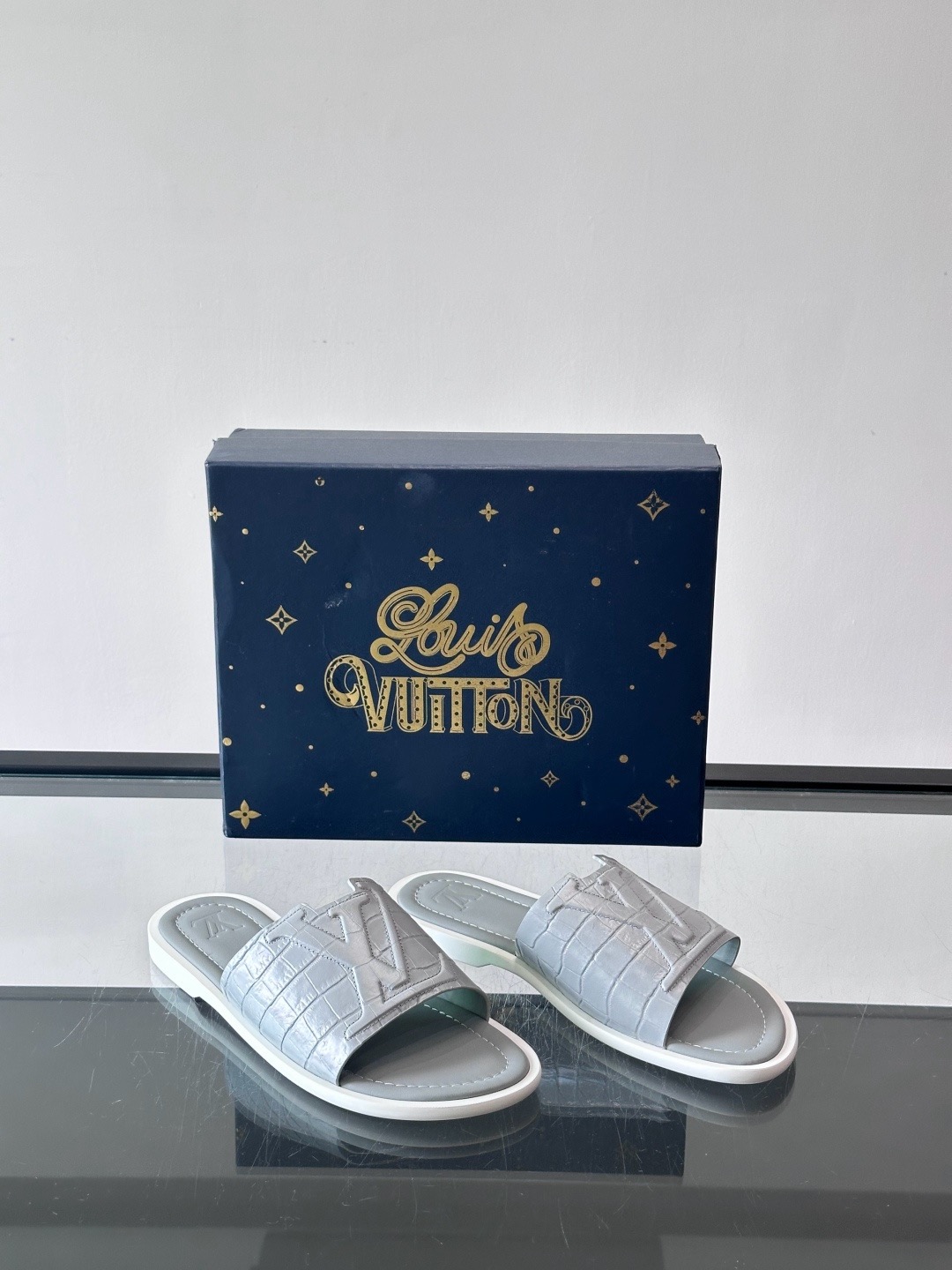 루이비통 Louis Vuitton Lsola 슬리퍼