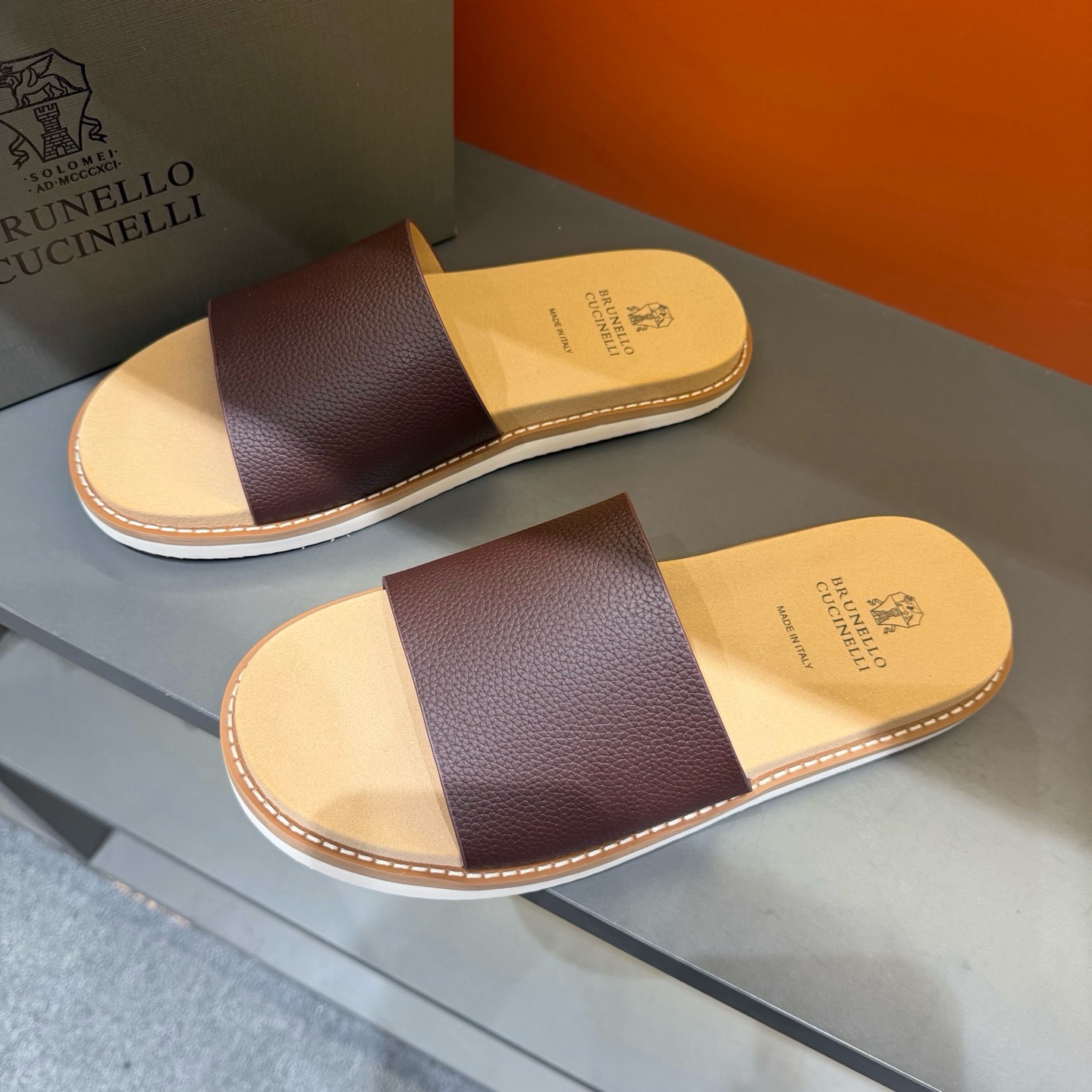 브루넬로 쿠치넬리 Brunello Cucinelli 슬리퍼