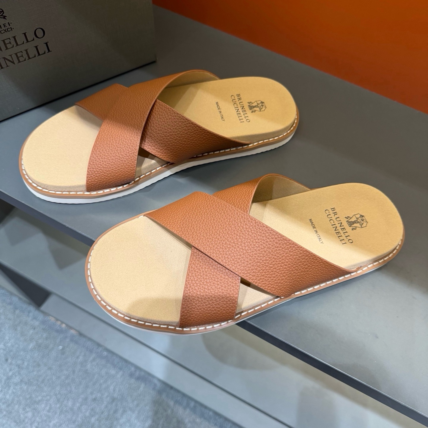브루넬로 쿠치넬리 Brunello Cucinelli 슬리퍼