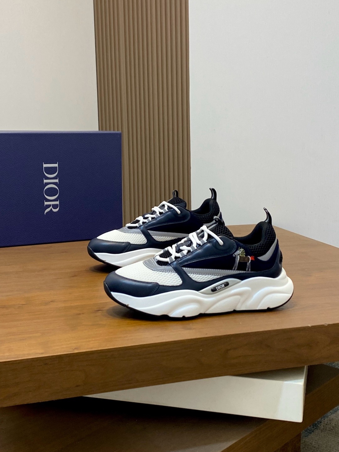 디올 Dior B22 스니커즈