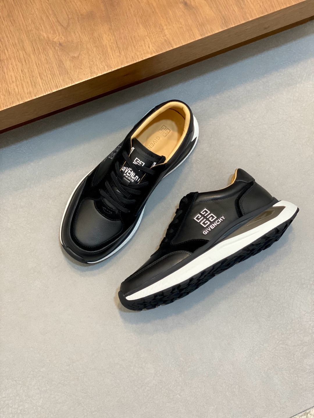 지방시 Givenchy 스니커즈