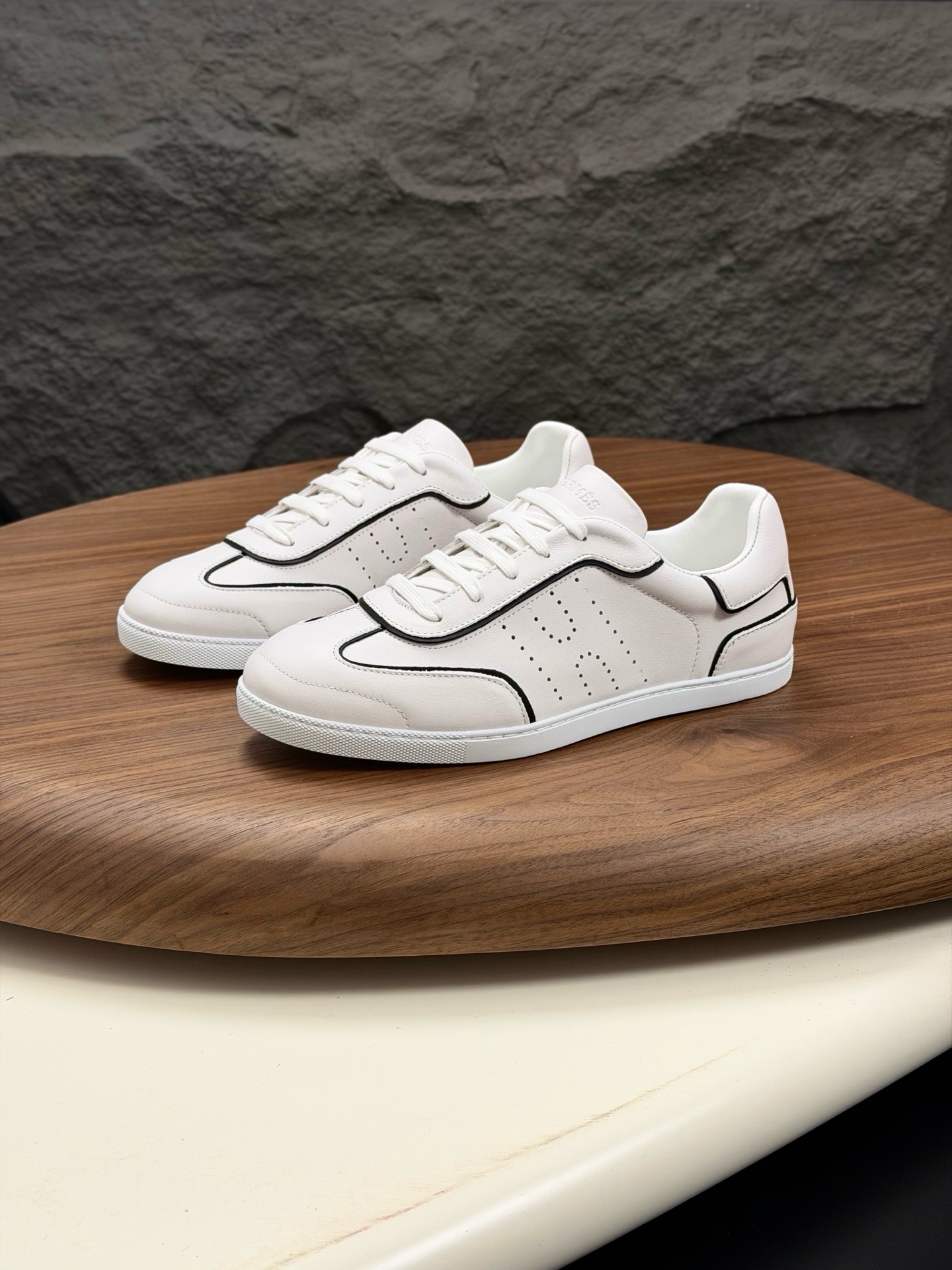 에르메스 Hermes 스니커즈