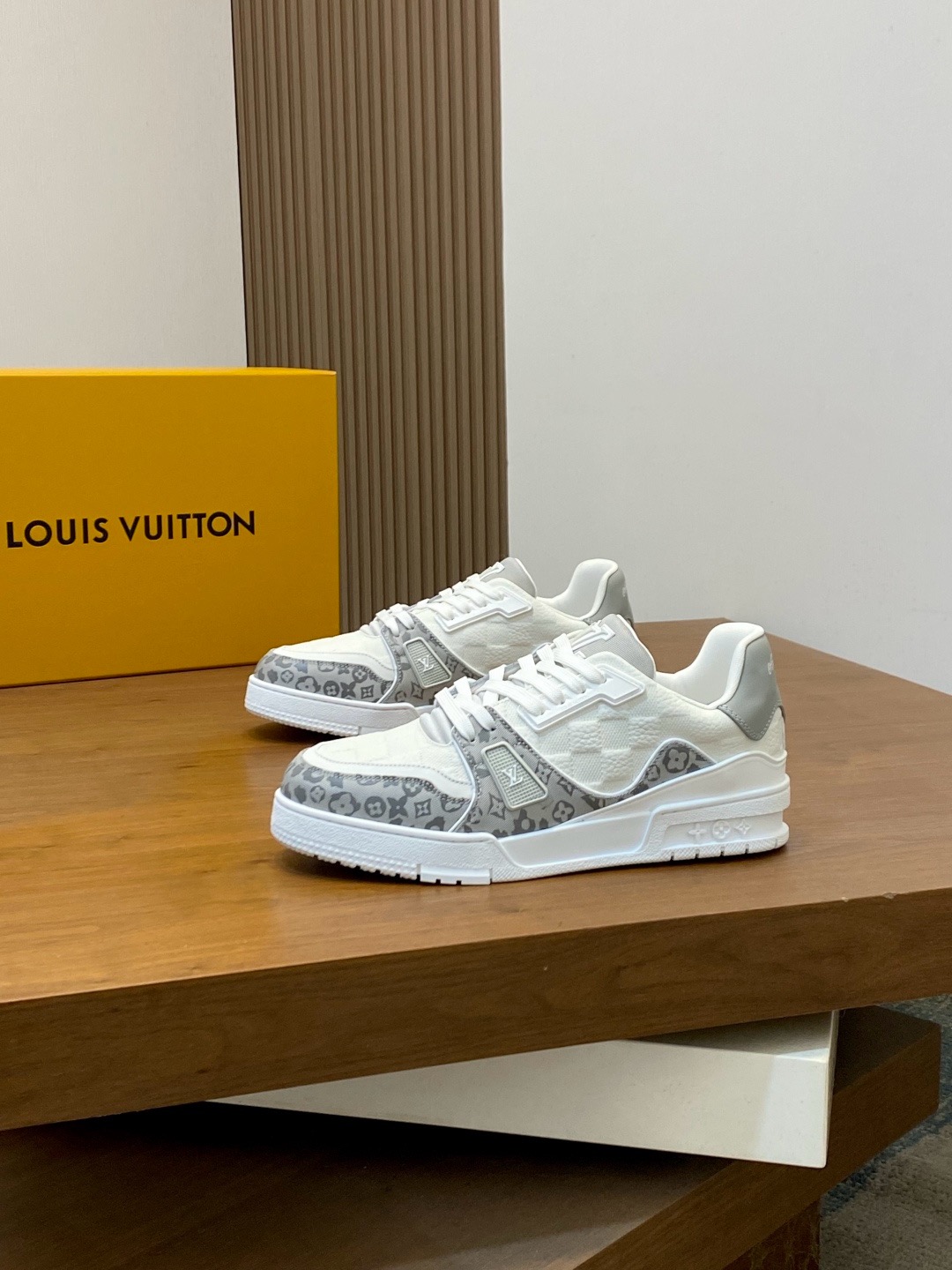 루이비통 Louis Vuitton Trainer 스니커즈