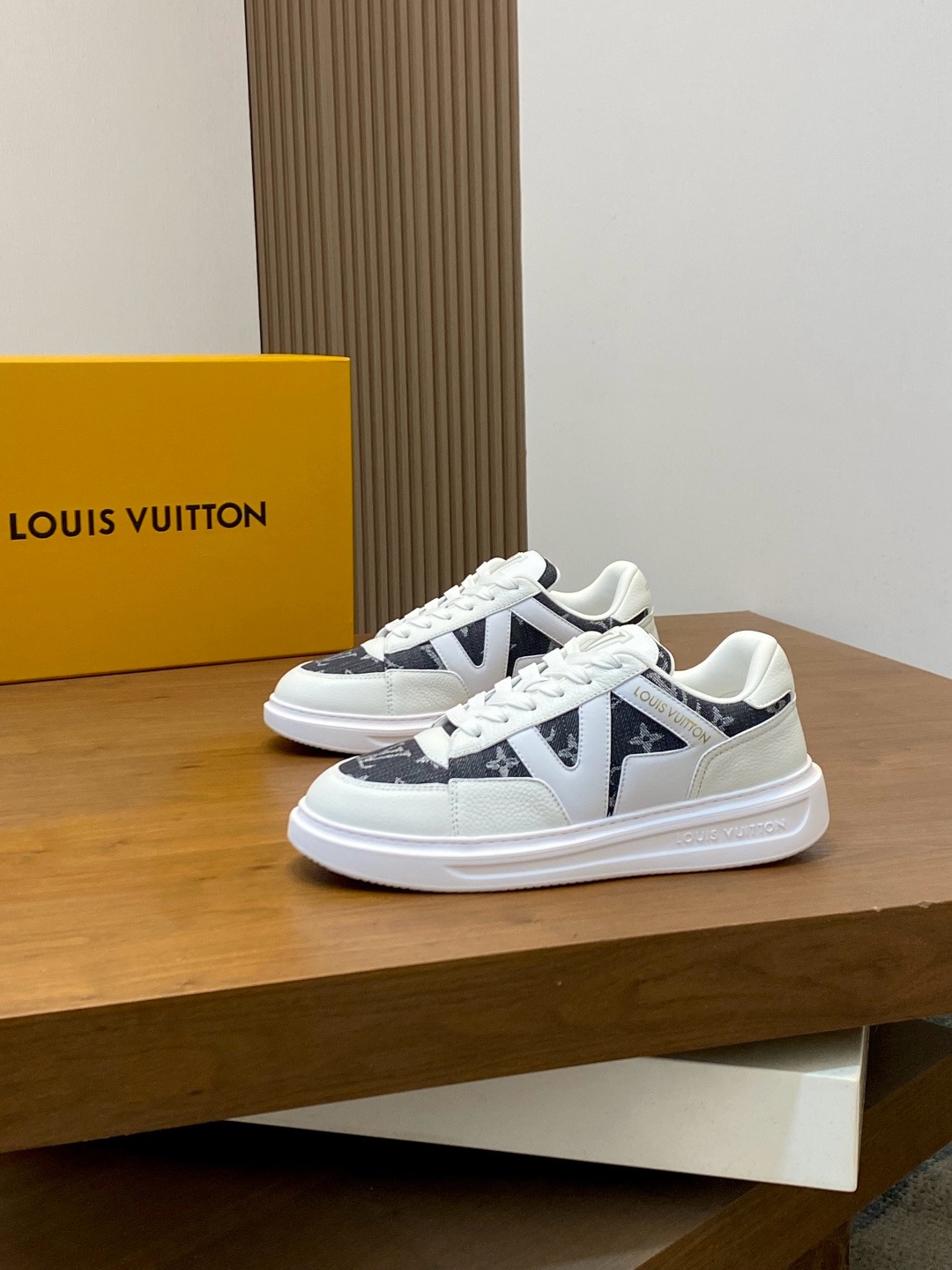 루이비통 Louis Vuitton 스니커즈