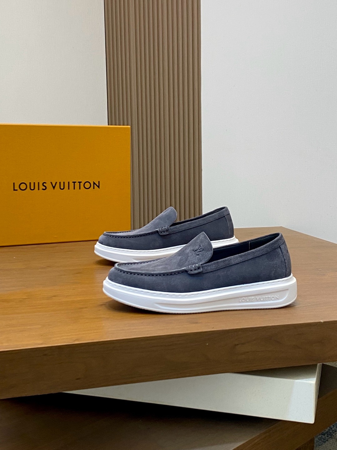 루이비통 Louis Vuitton 스니커즈