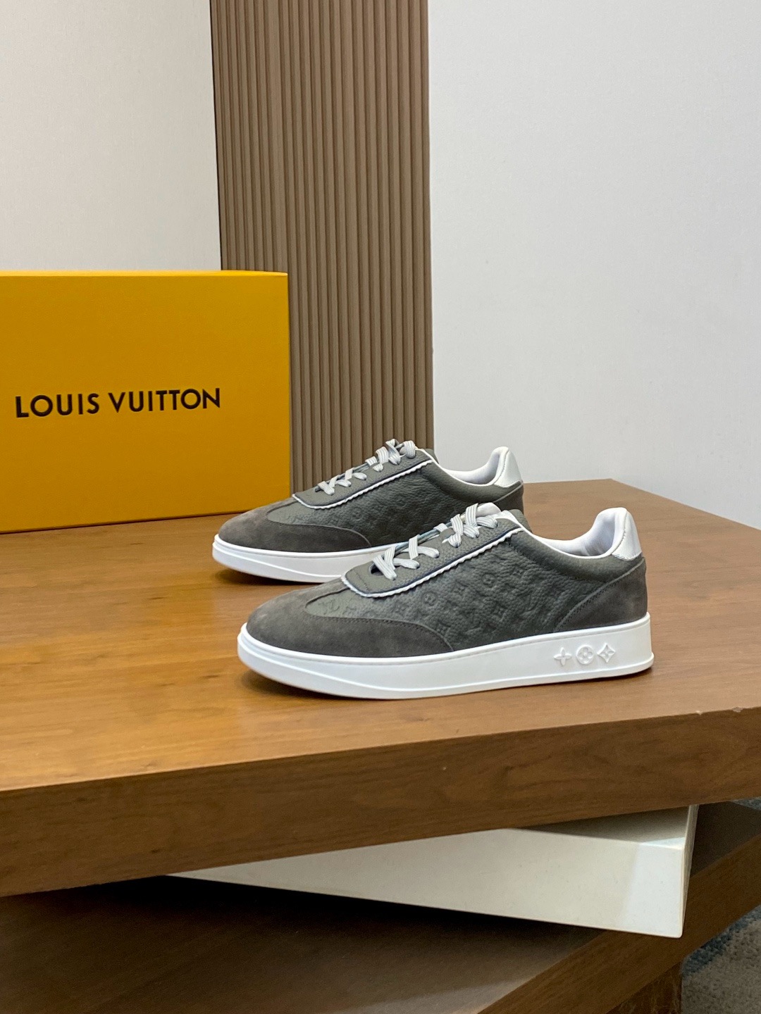 루이비통 Louis Vuitton 스니커즈