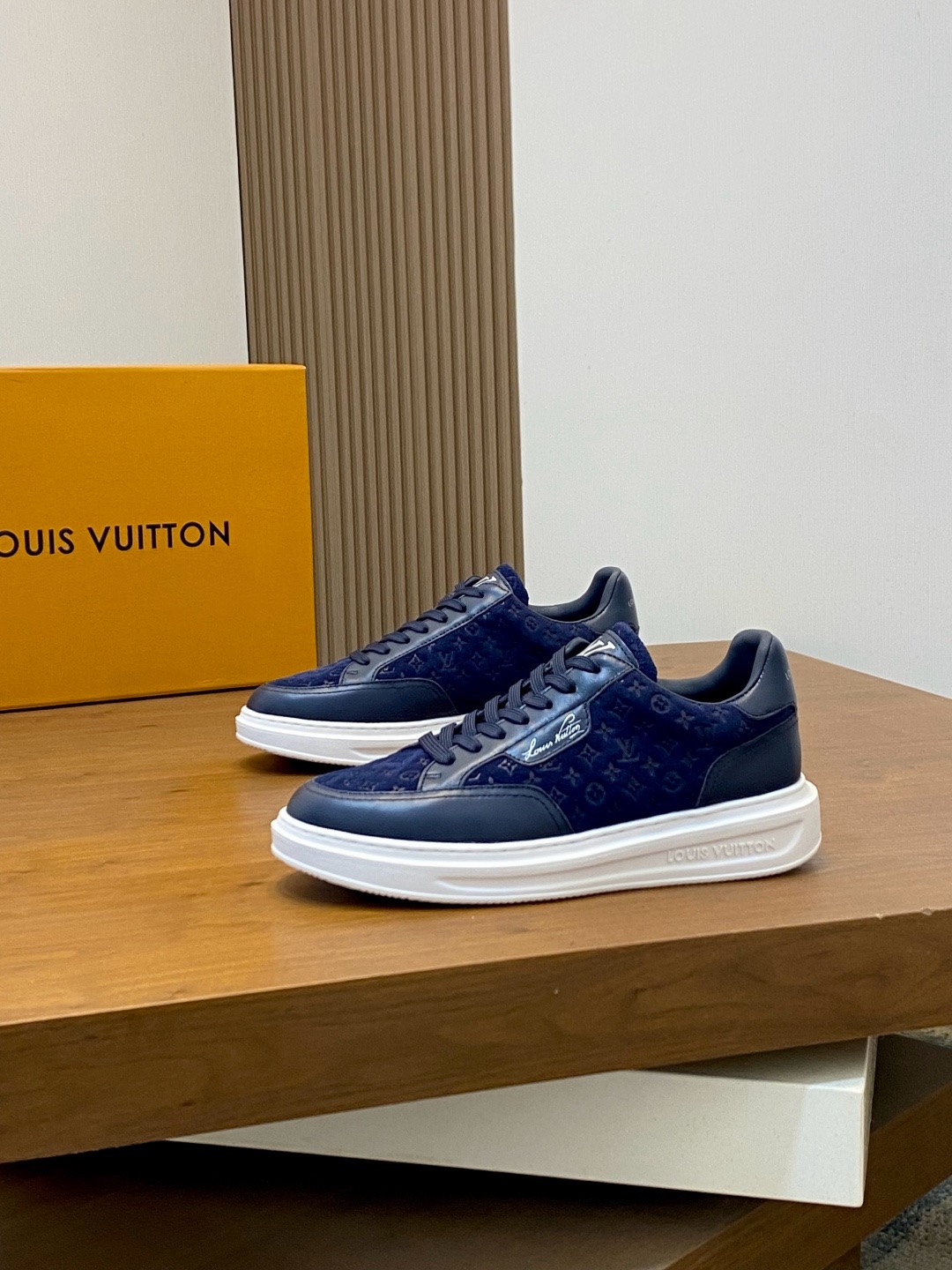 루이비통 Louis Vuitton 스니커즈