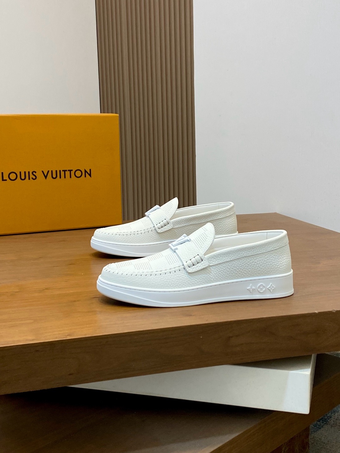 루이비통 Louis Vuitton 스니커즈
