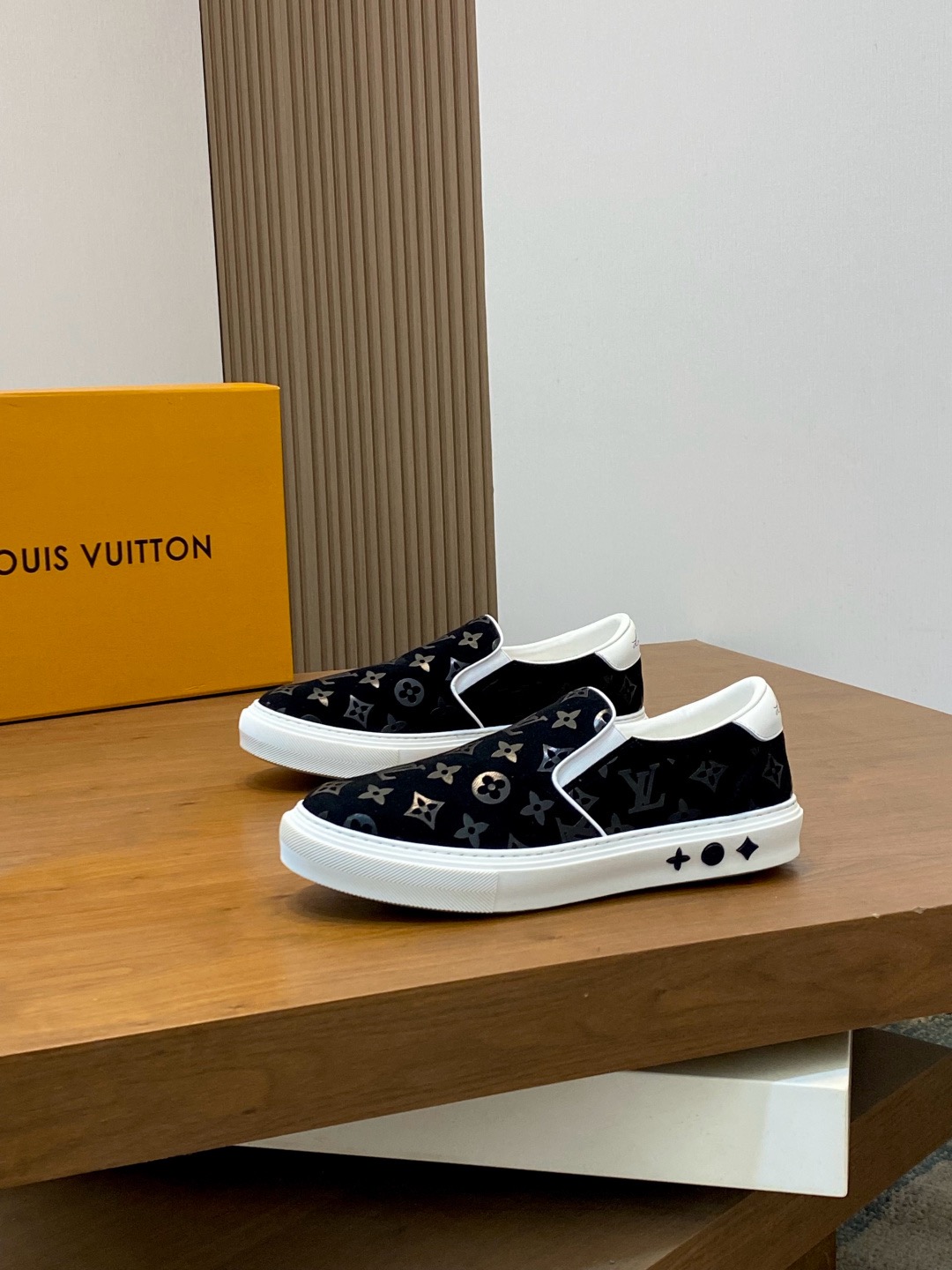 루이비통 Louis Vuitton 스니커즈