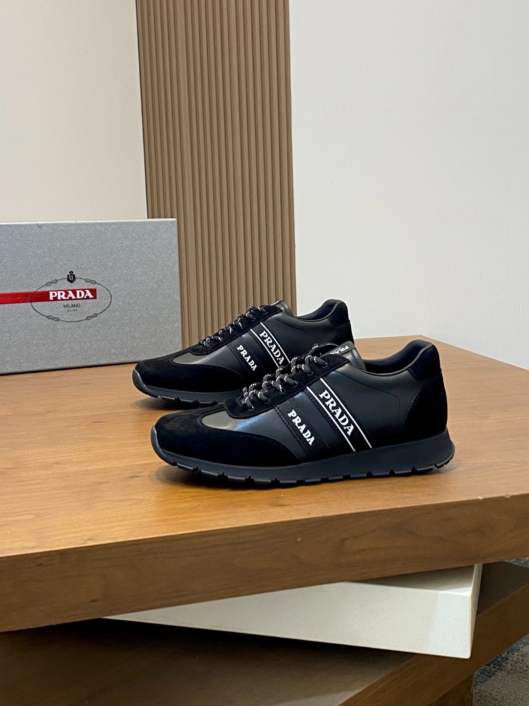 프라다 Prada 스니커즈