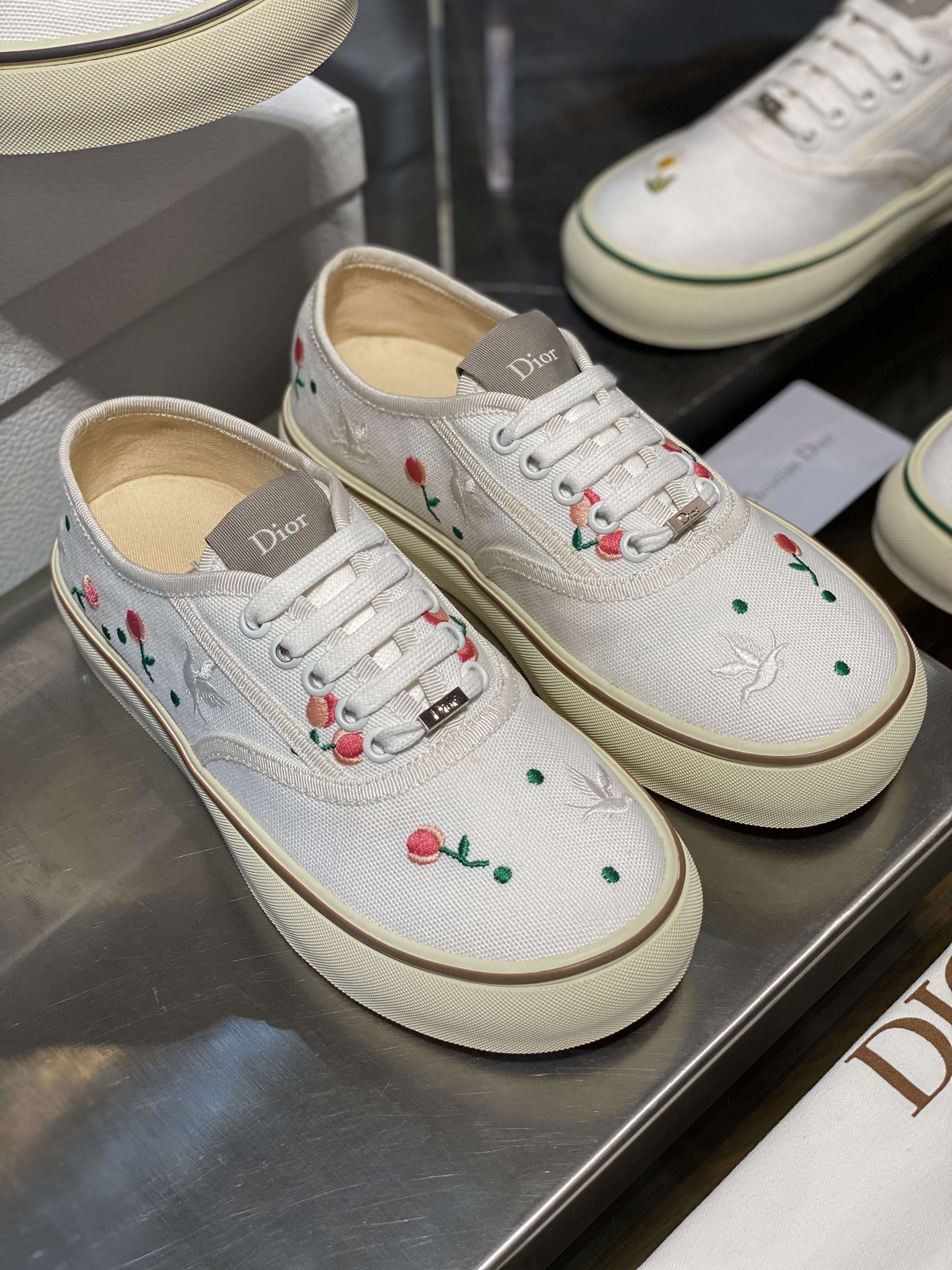 디올 Dior Saltwind 스니커즈