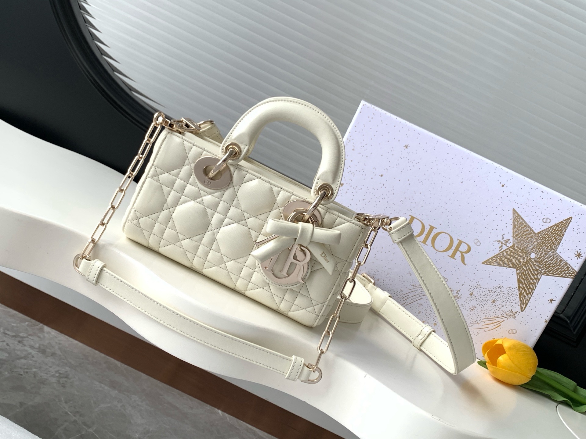 디올 Dior Mini Lady D-Joy Bag White 19cm