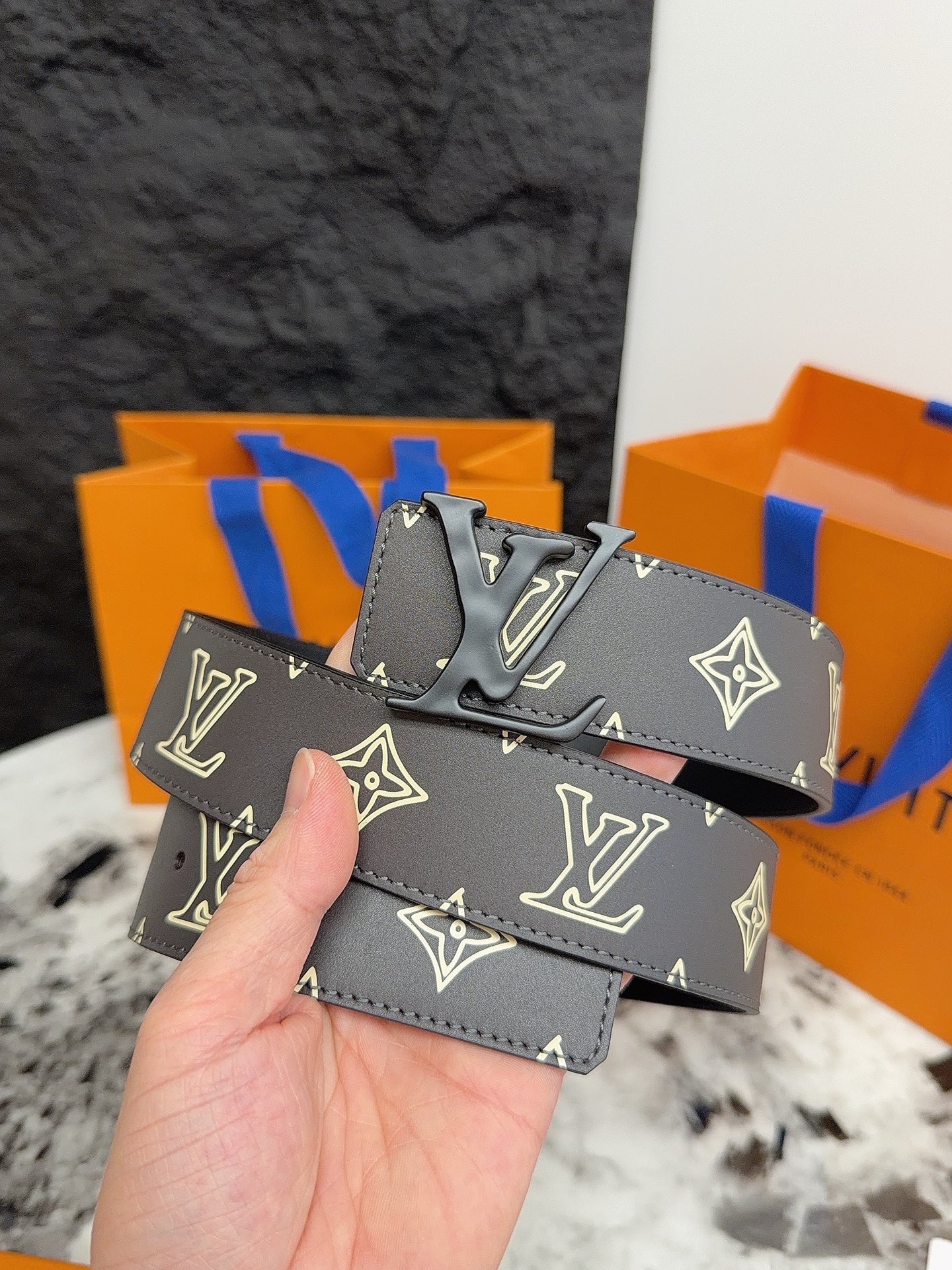 루이비통 Louis Vuitton 40mm 벨트 MP265