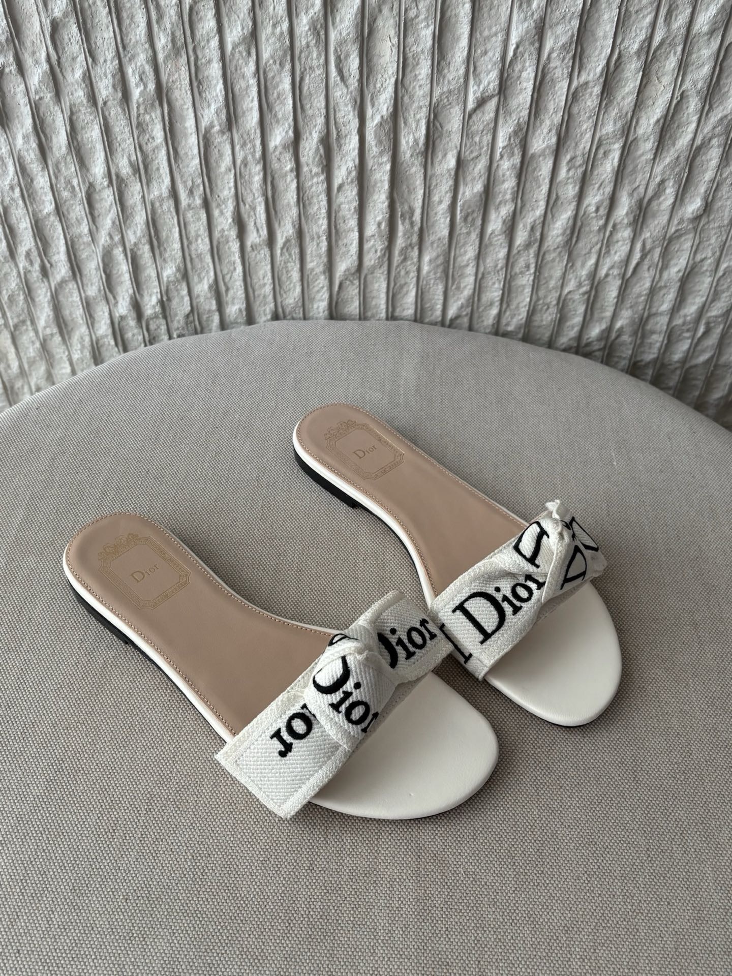 디올 Dior J'Adior 슬라이드 White