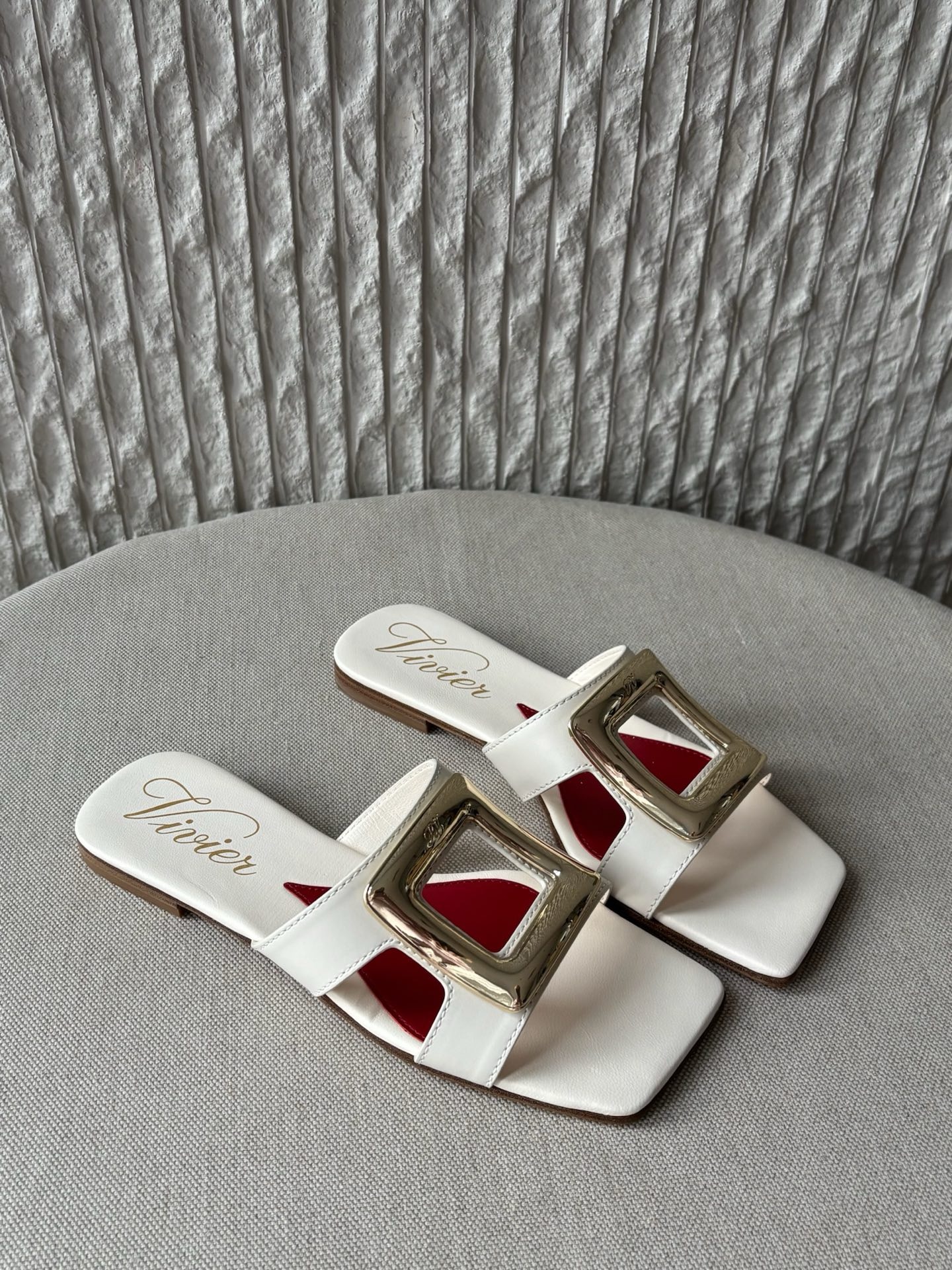 로저비비에 Roger Vivier 슬리퍼 White