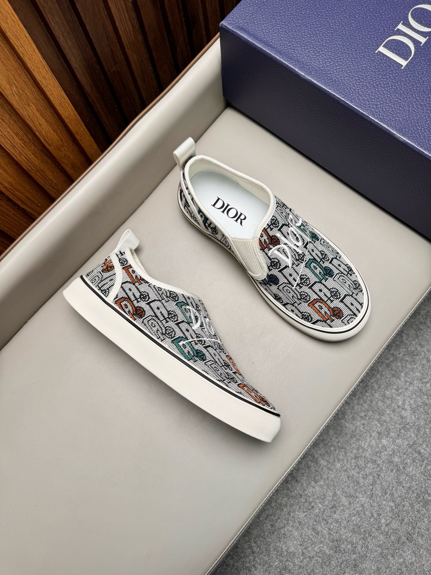 디올 Dior Saltwind 슬립온 스니커즈