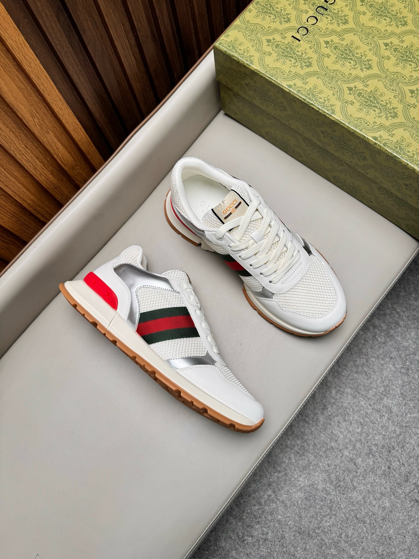 구찌 Gucci 스니커즈