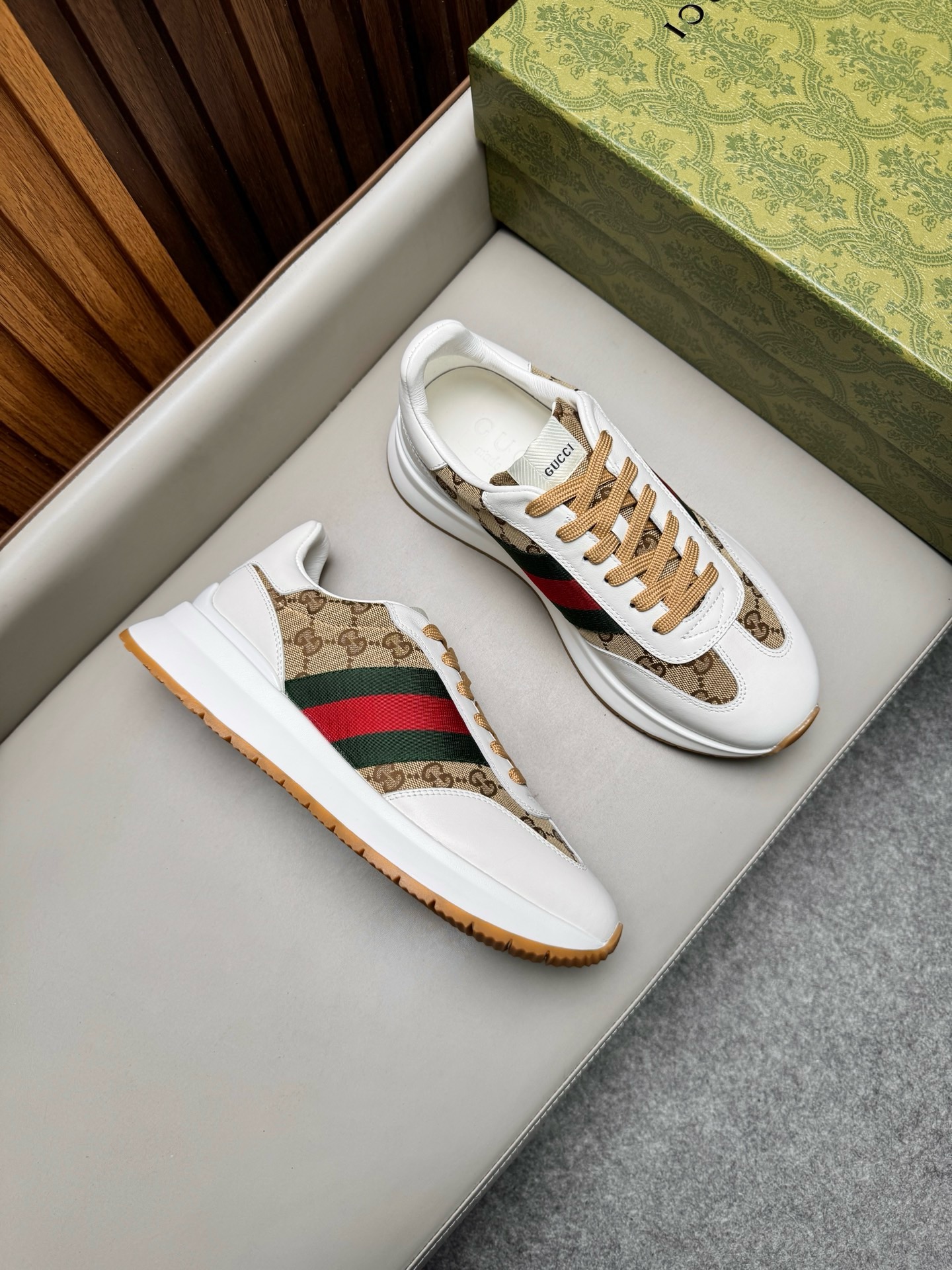 구찌 Gucci 스니커즈